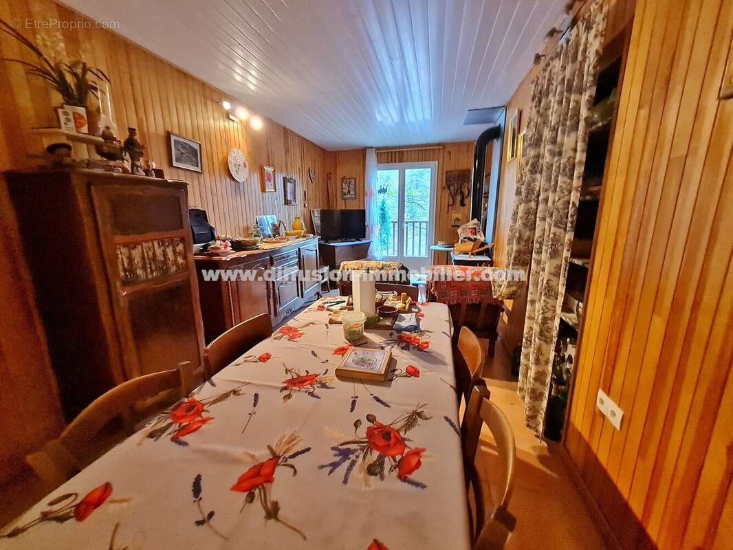 Maison à LARCHE
