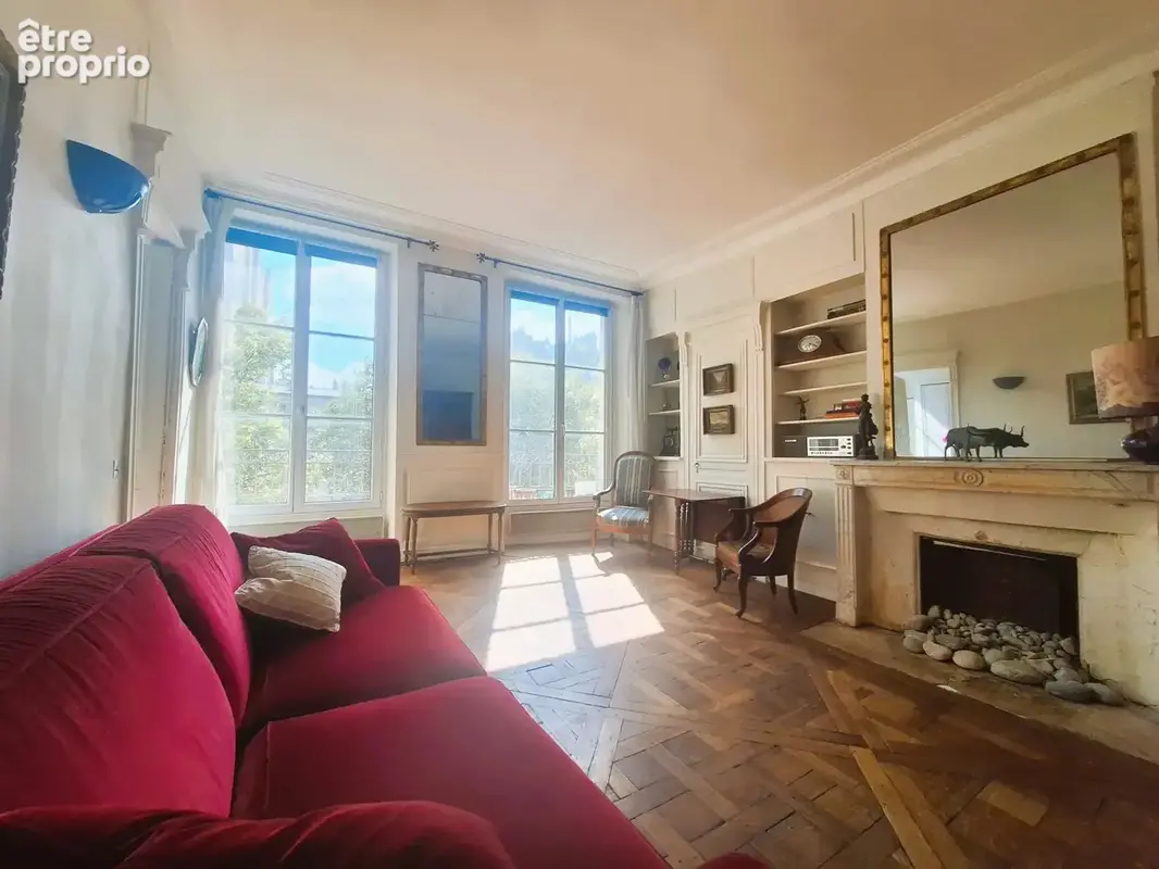 Xème, Porte Saint-Martin - 4 pièces de 64m² - 3ème ascenseur - 735 000 euros - photo 3