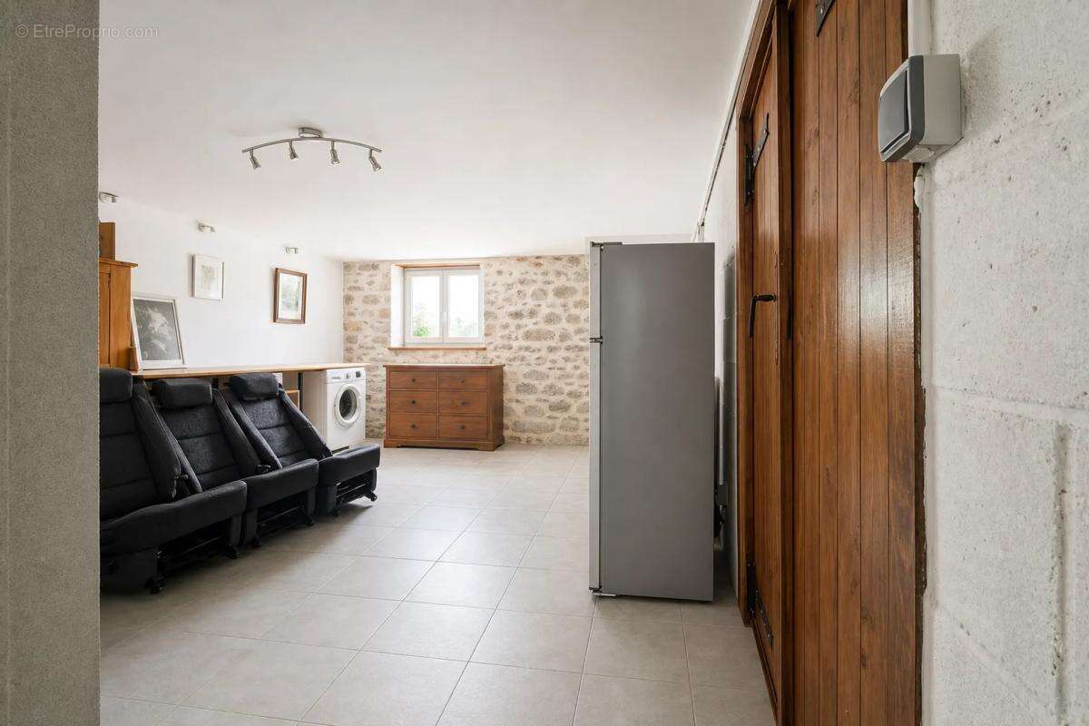 Maison de 8 pièces de 189 m² à Saint-Saturnin - photo 29