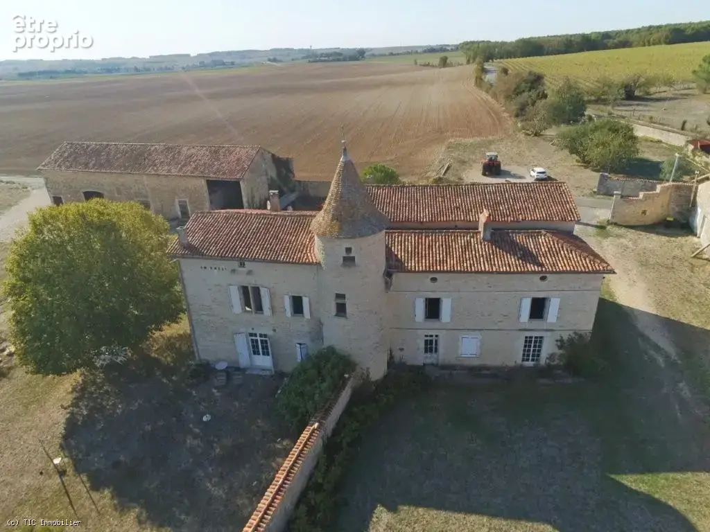 Maison à RUFFEC