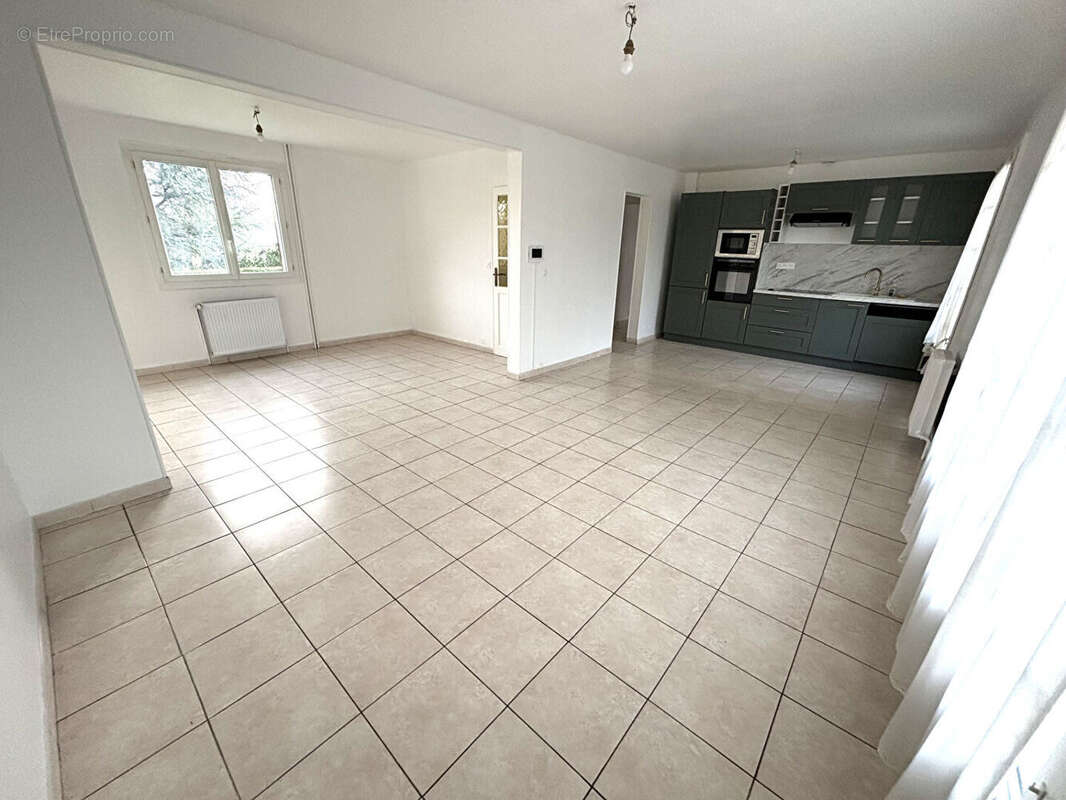 Maison à SAINTE-GENEVIEVE