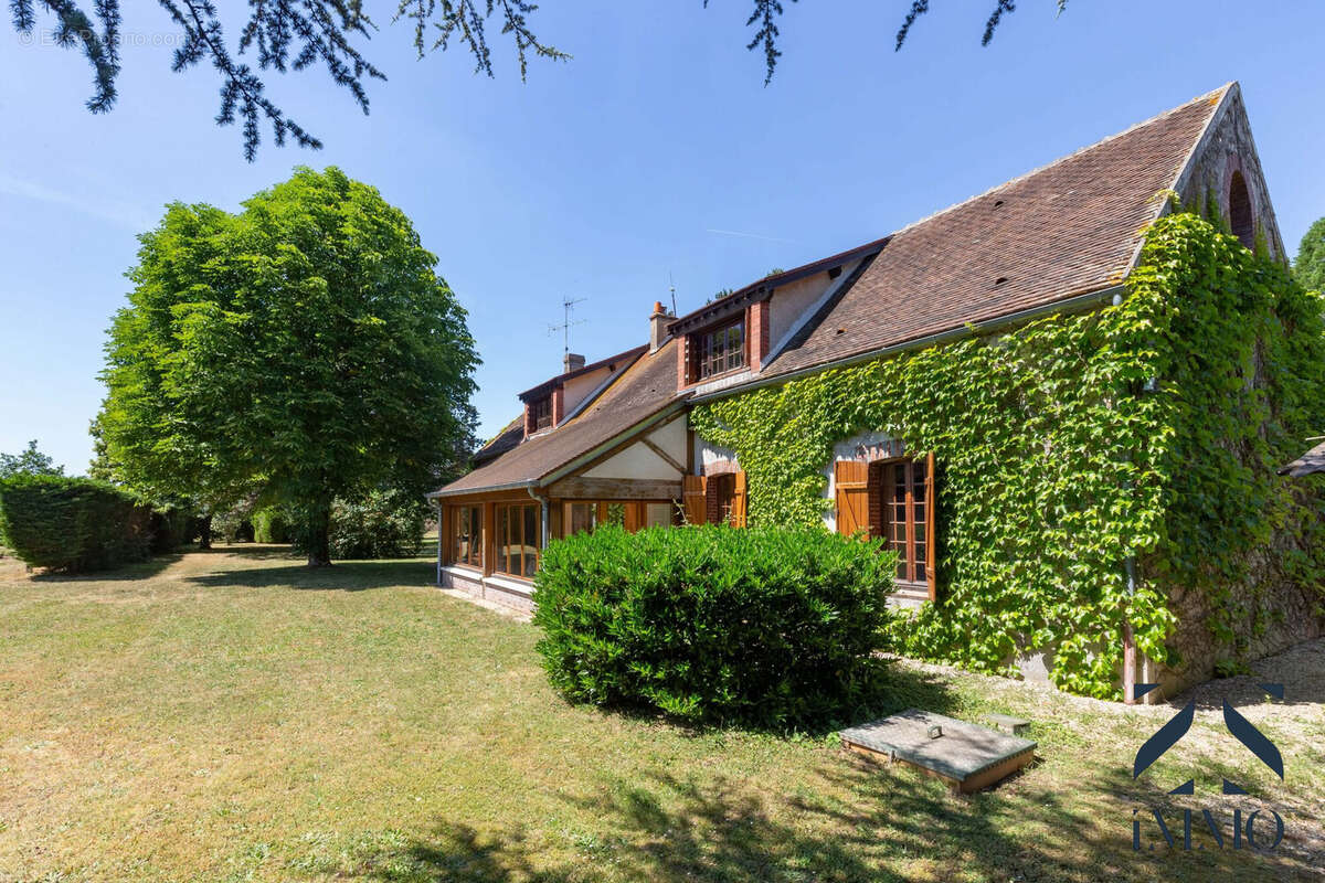 Maison à EGREVILLE