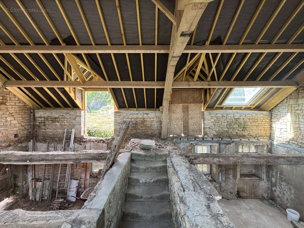 Maison en pierre à rénover - photo 12