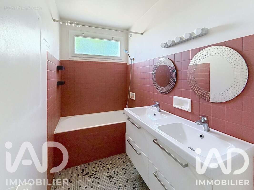 Appartement 61 m² à Les Clayes-Sous-Bois  - photo 9