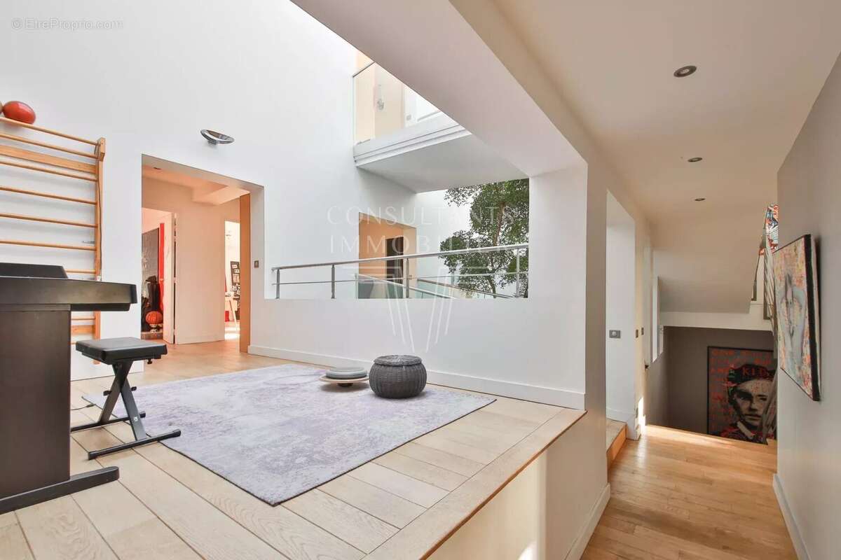 Maison à ISSY-LES-MOULINEAUX