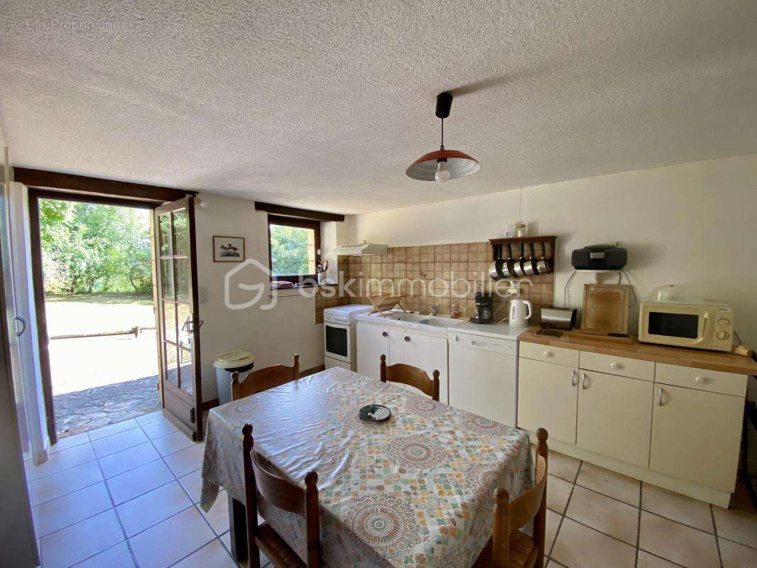 Ensemble Immobilier comprenant 1 Habitation, 1 Gite, 1 Chalet / Bungalow, 1 Grange, 1 Hangar et 1 Piscine à Siorac en Périgord - photo 14