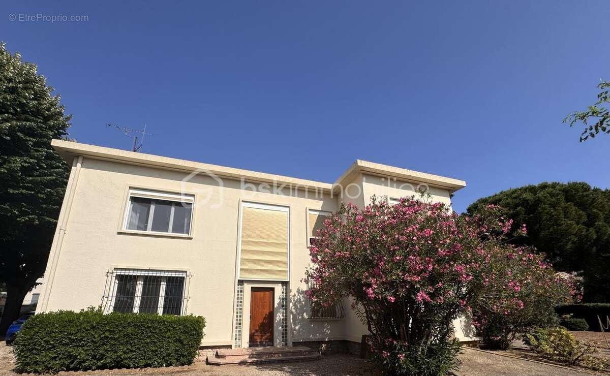 Maison à MONTBLANC