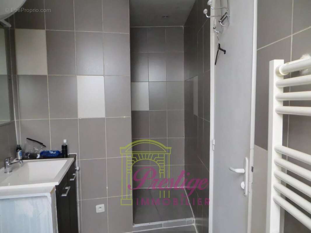 Maison à LE MESNIL-LE-ROI