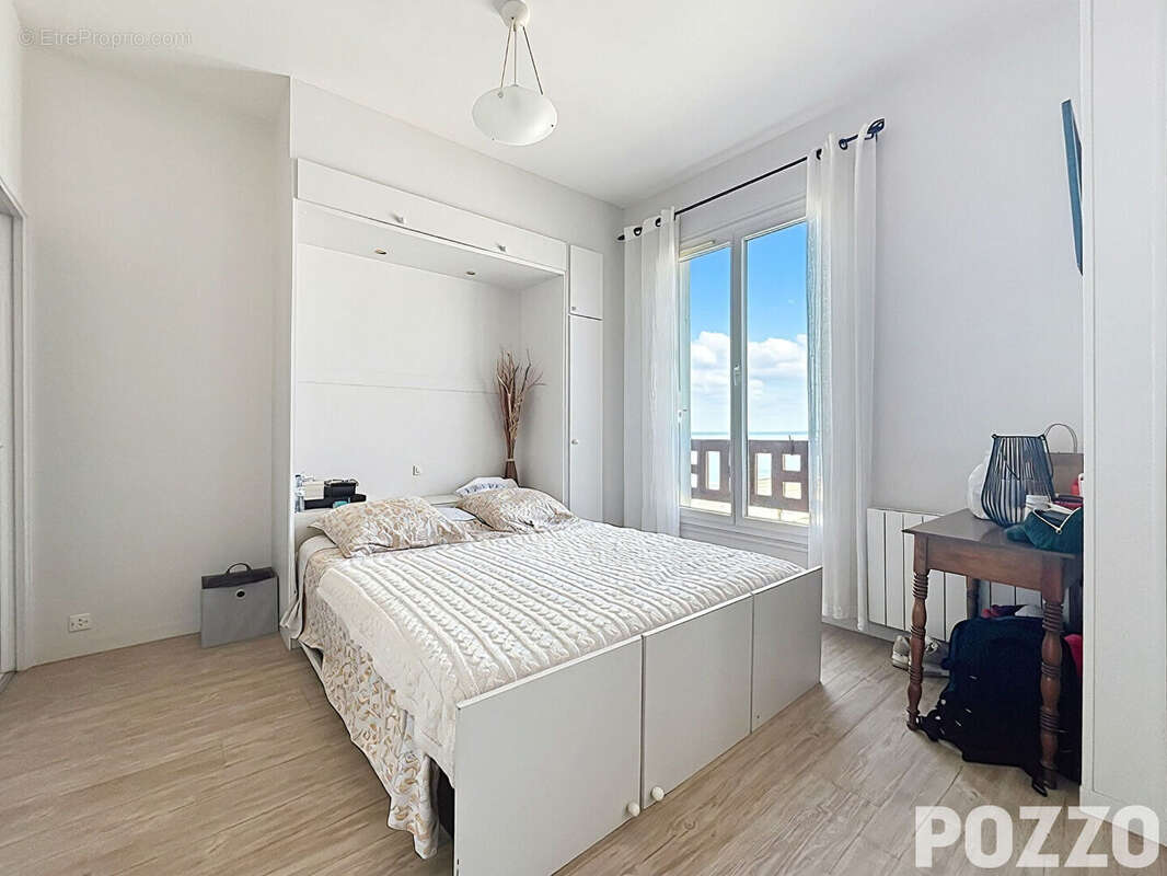 Appartement à DONVILLE-LES-BAINS