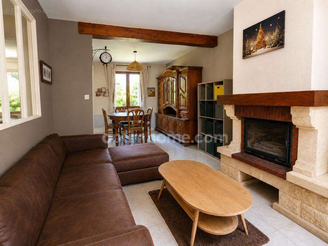 Maison 5 pièces à vendre à Fleury (60) – Jardin de 951 m² et dépendances - photo 2