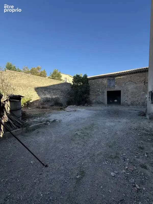 Maison de village avec extérieur, dépendances et grande remise - photo 9