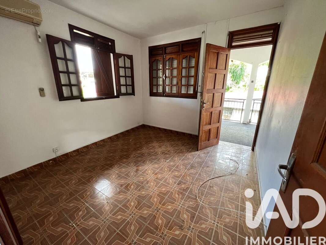 Maison 144 m² à Baillif  - photo 9