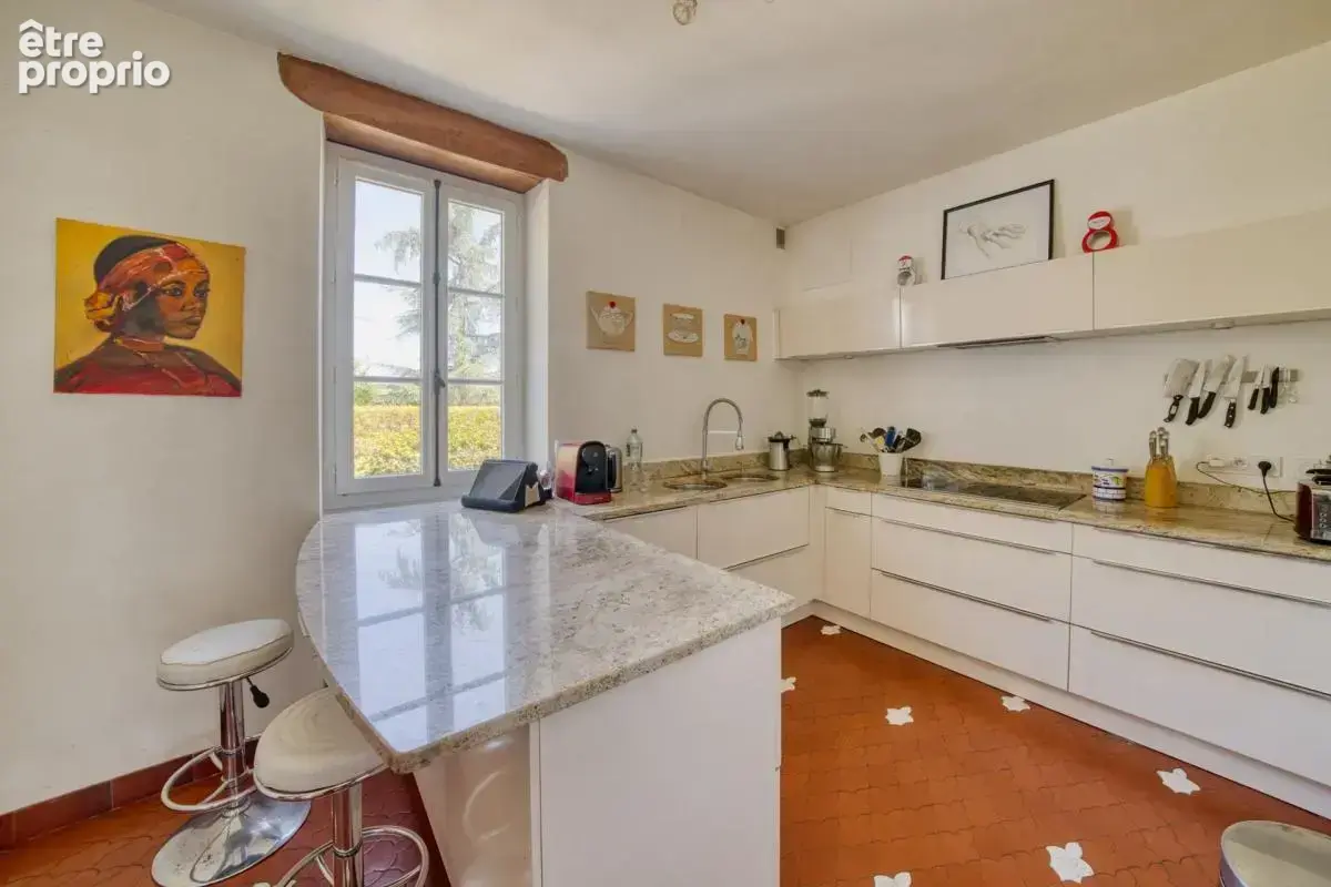 Maison de 10 pièces de 270 m² à Saint-Laurent-de-Cognac - photo 7