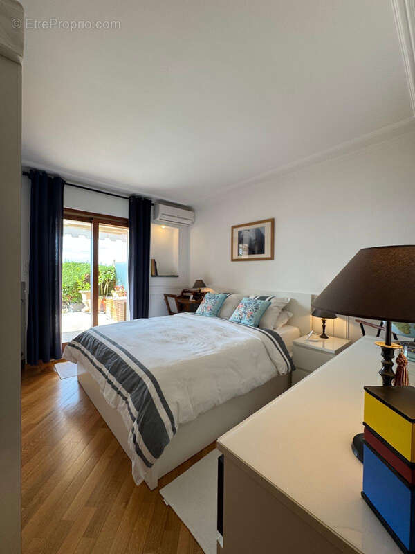 Appartement à EZE