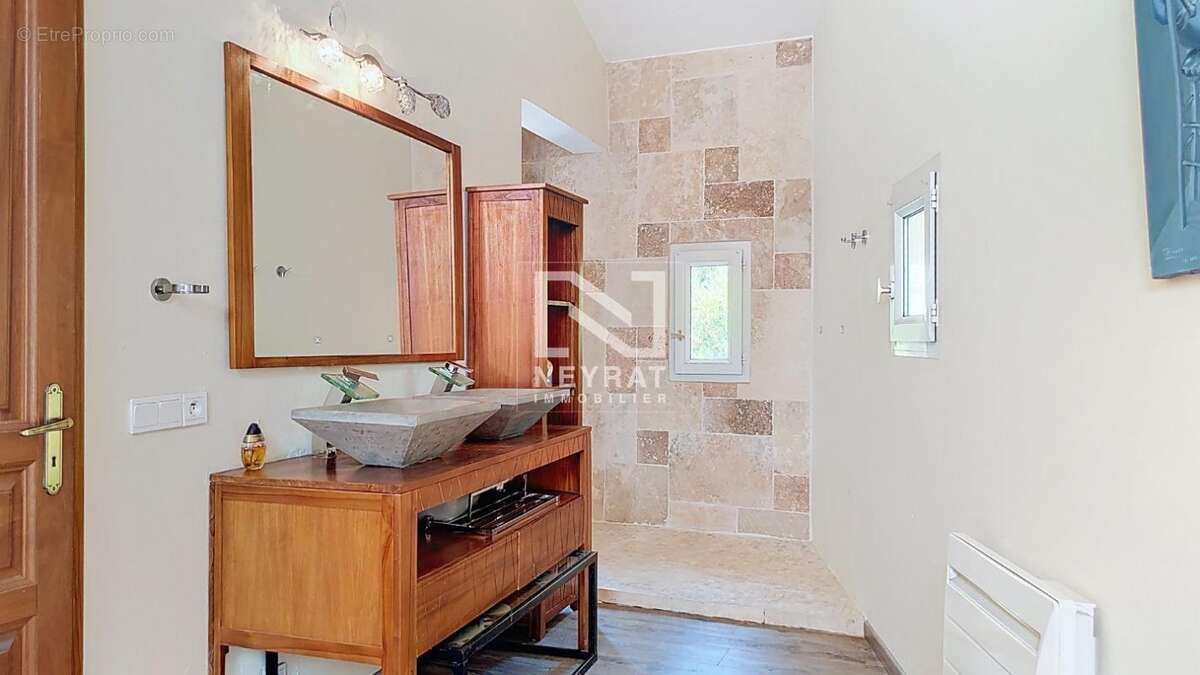 Maison à MONTAUROUX