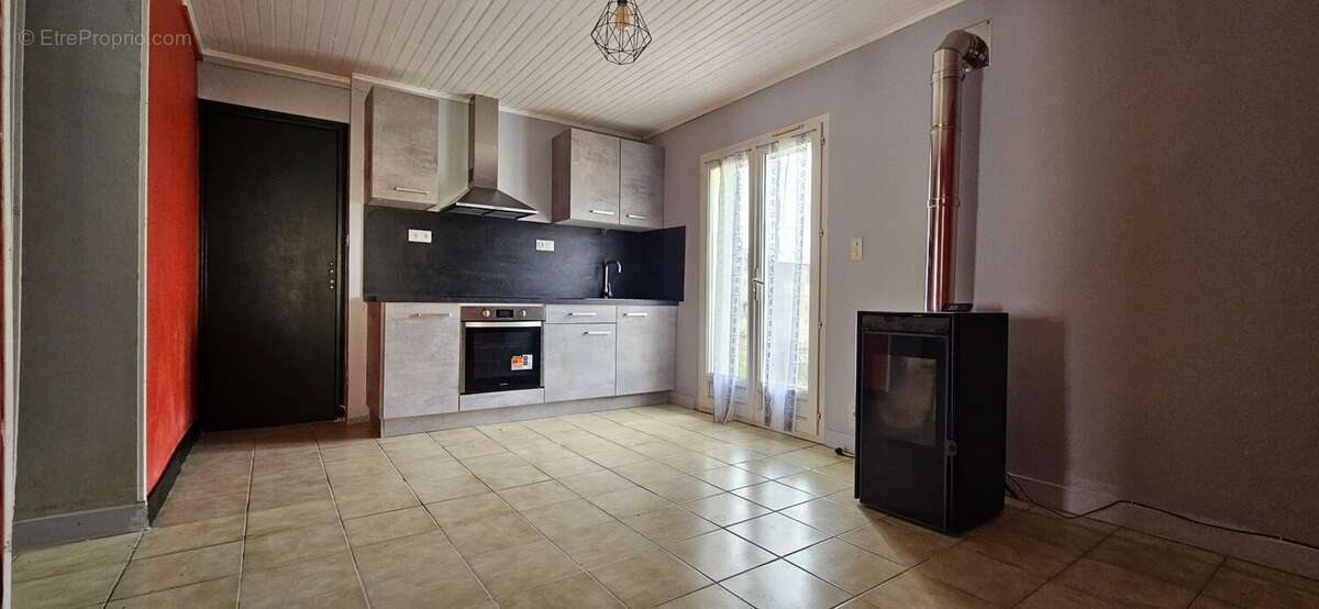 Maison à SAINT-LAURENT-DES-VIGNES