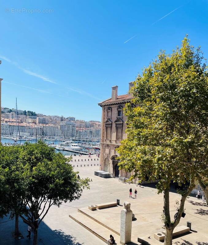 Appartement à MARSEILLE-2E
