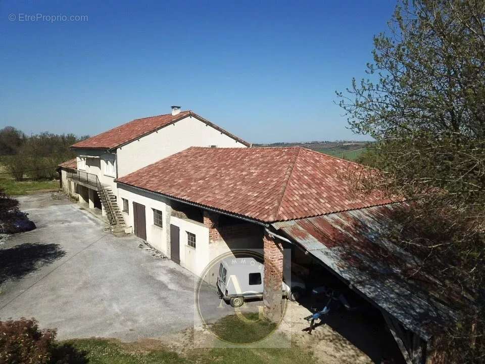 Maison à AURIAC-SUR-VENDINELLE