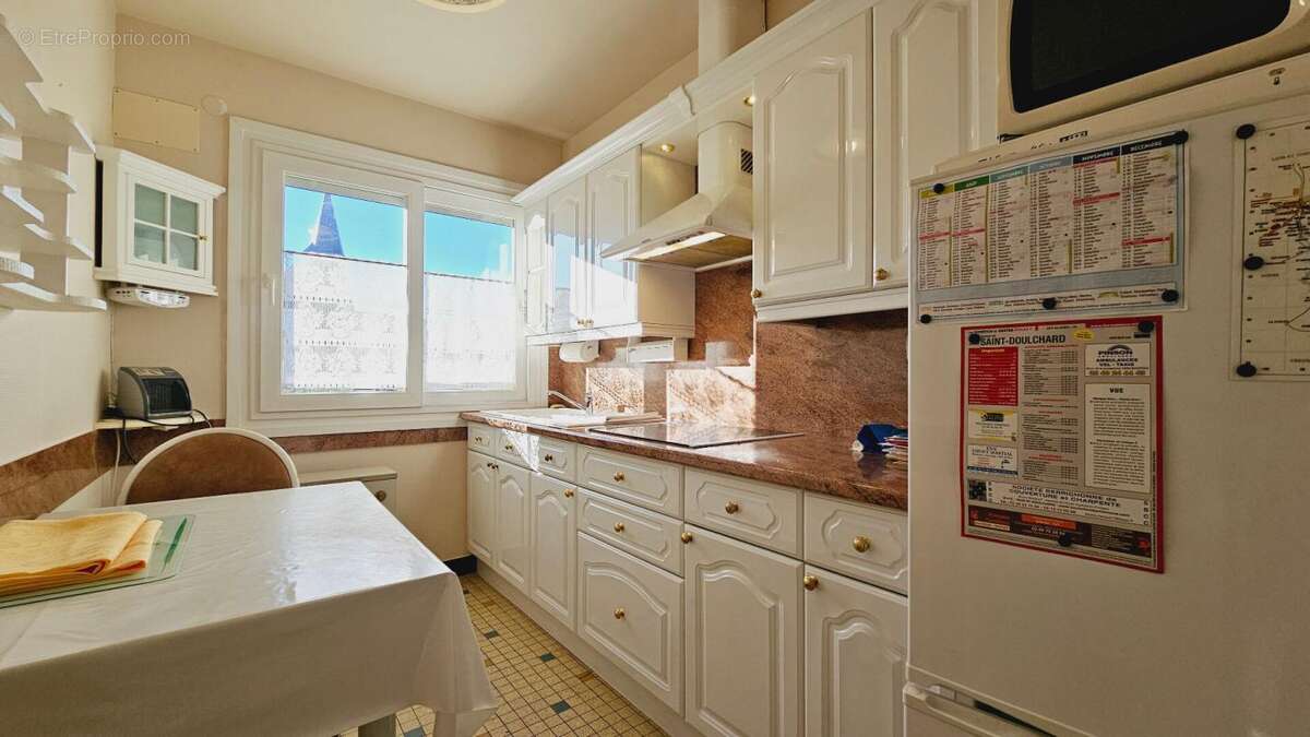 Maison à LA CHAPELLE-SAINT-URSIN