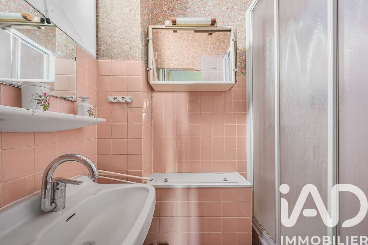 Photo 9 - Appartement à COURBEVOIE