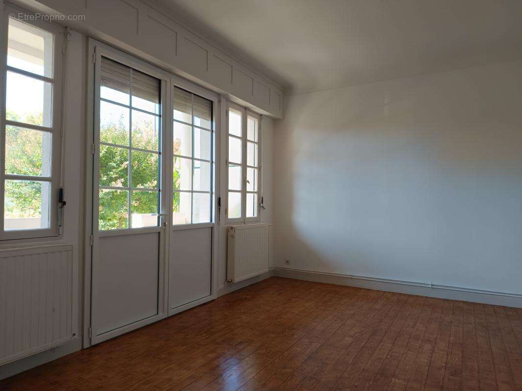 Maison de caractère en cœur de ville avec deux logements indépendants et fort potentiel locatif !!!! - photo 6