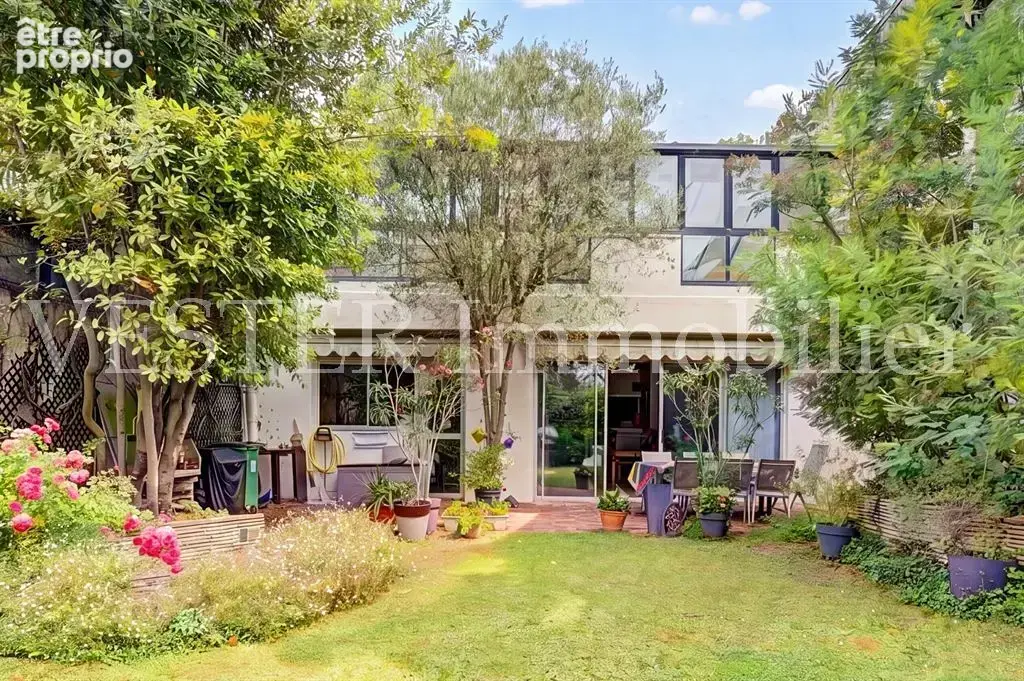À deux pas de Paris, maison généreuse pensée pour bien vivre... - photo 2