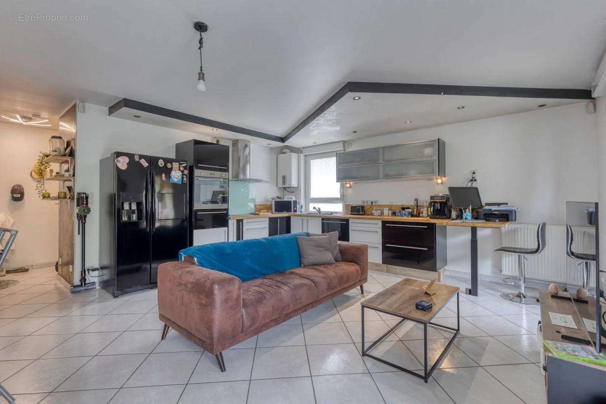 Appartement à SAINT-MARTIN-D'HERES