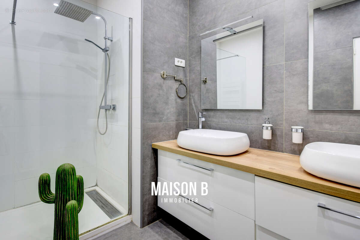 Appartement à MARSEILLE-8E