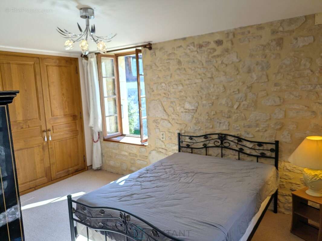 Ancien moulin en pierre de 160 m² avec piscine. - photo 9