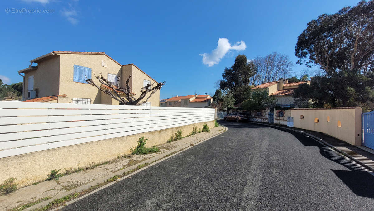 Maison à VILLENEUVE-LA-RIVIERE