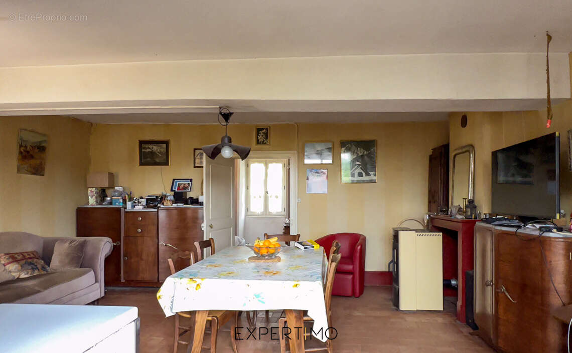 Maison à SAINT-HURUGE