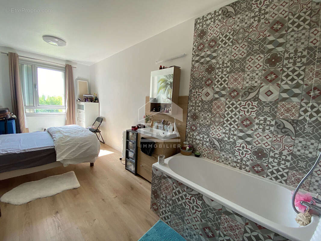 Appartement à SARTROUVILLE