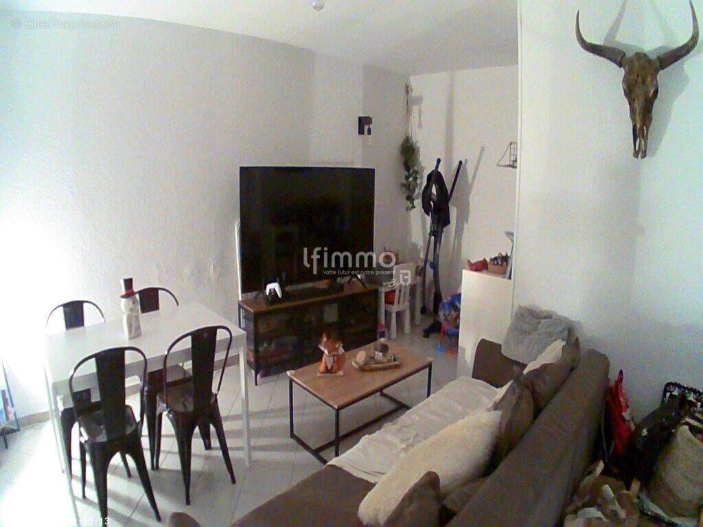 Appartement à MARSEILLE-4E