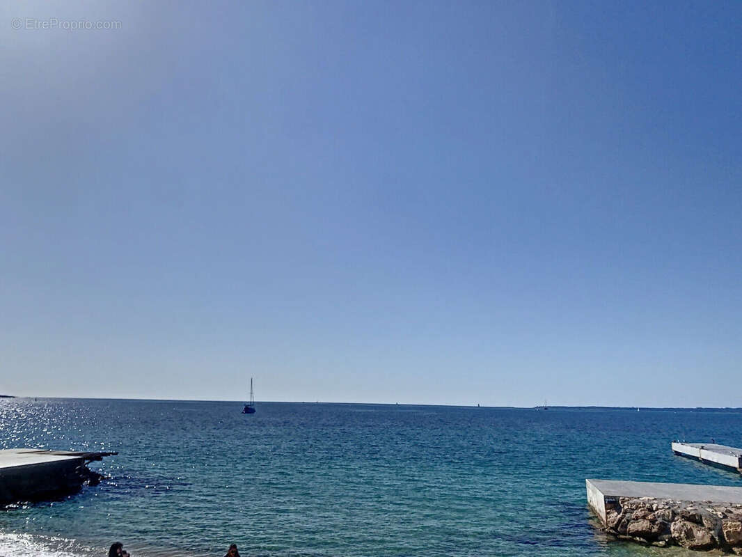 Appartement à VALLAURIS