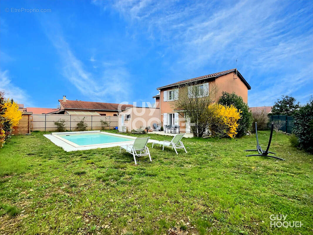Maison familiale 5 pièces avec piscine à Saint Bonnet de Mure - 479 000 - photo 7