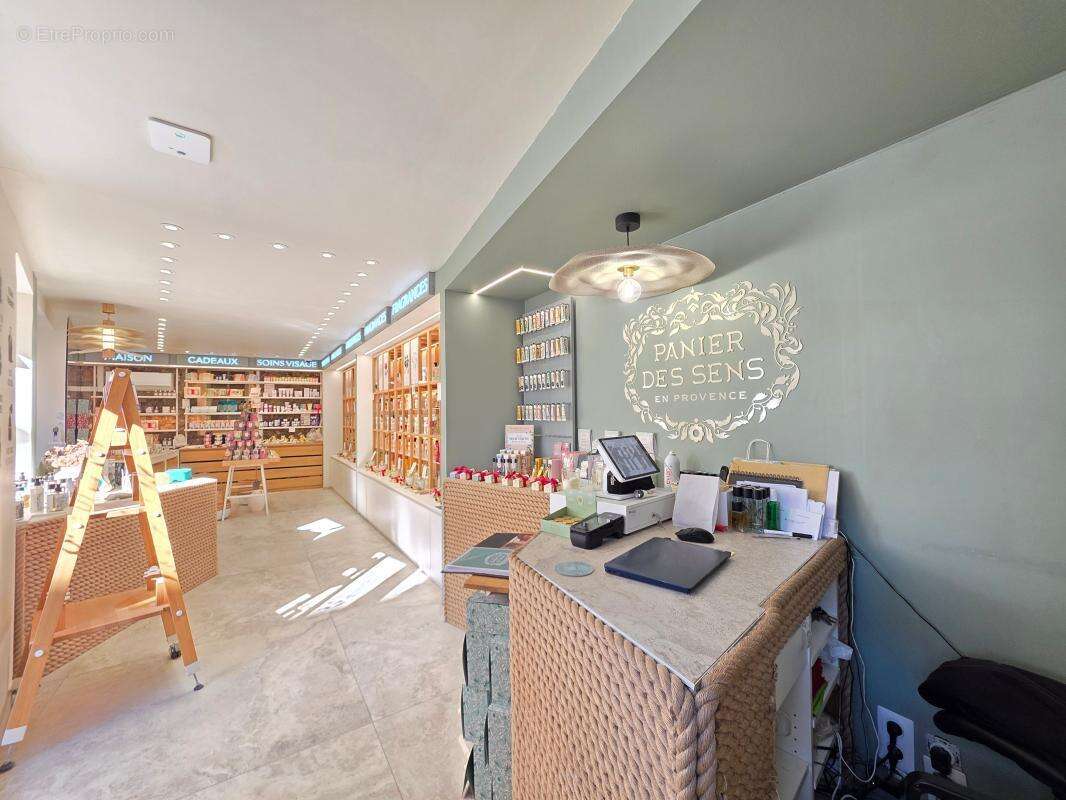 Commerce à SANARY-SUR-MER