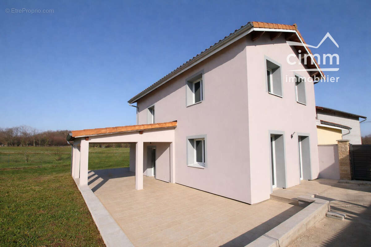 Maison à SAINT-CLAIR-SUR-GALAURE