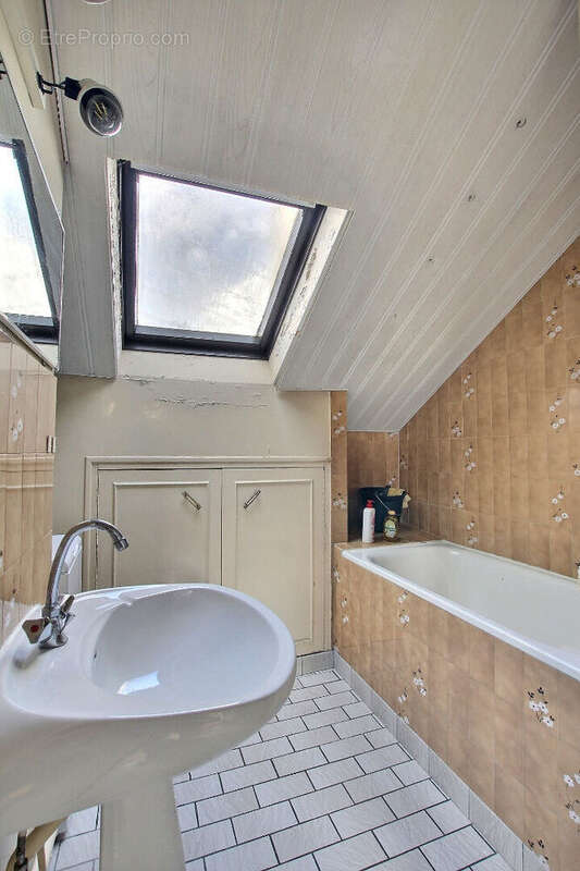 Appartement à COURBEVOIE