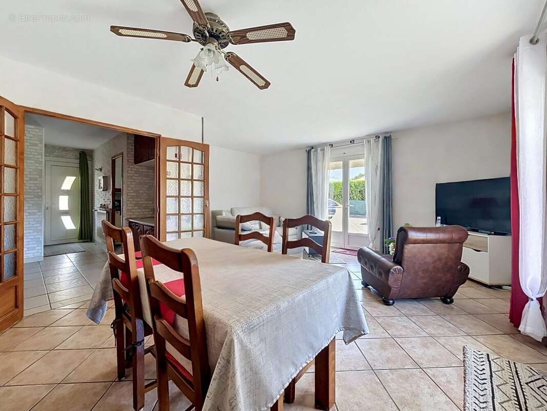 Maison à VACQUIERS