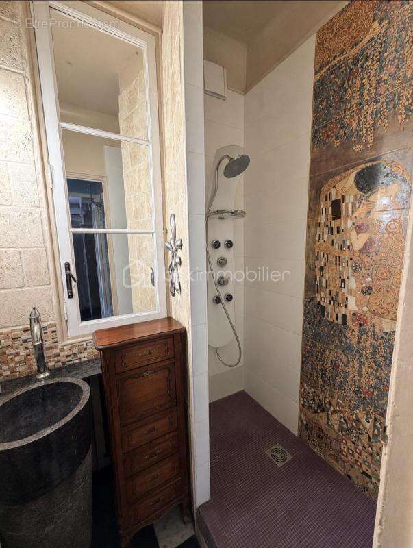 Rare à la vente : 131 m² de charme et de lumière en plein centre de Toulon - photo 4