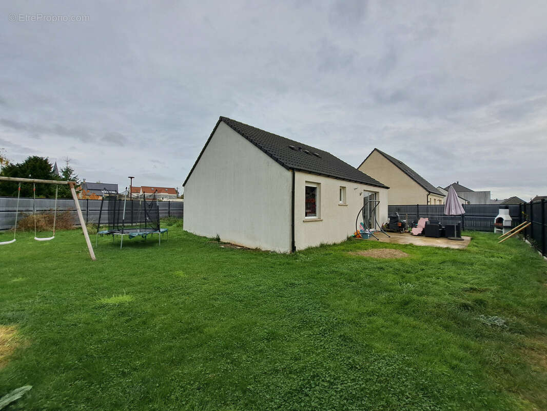 Maison à OSTRICOURT