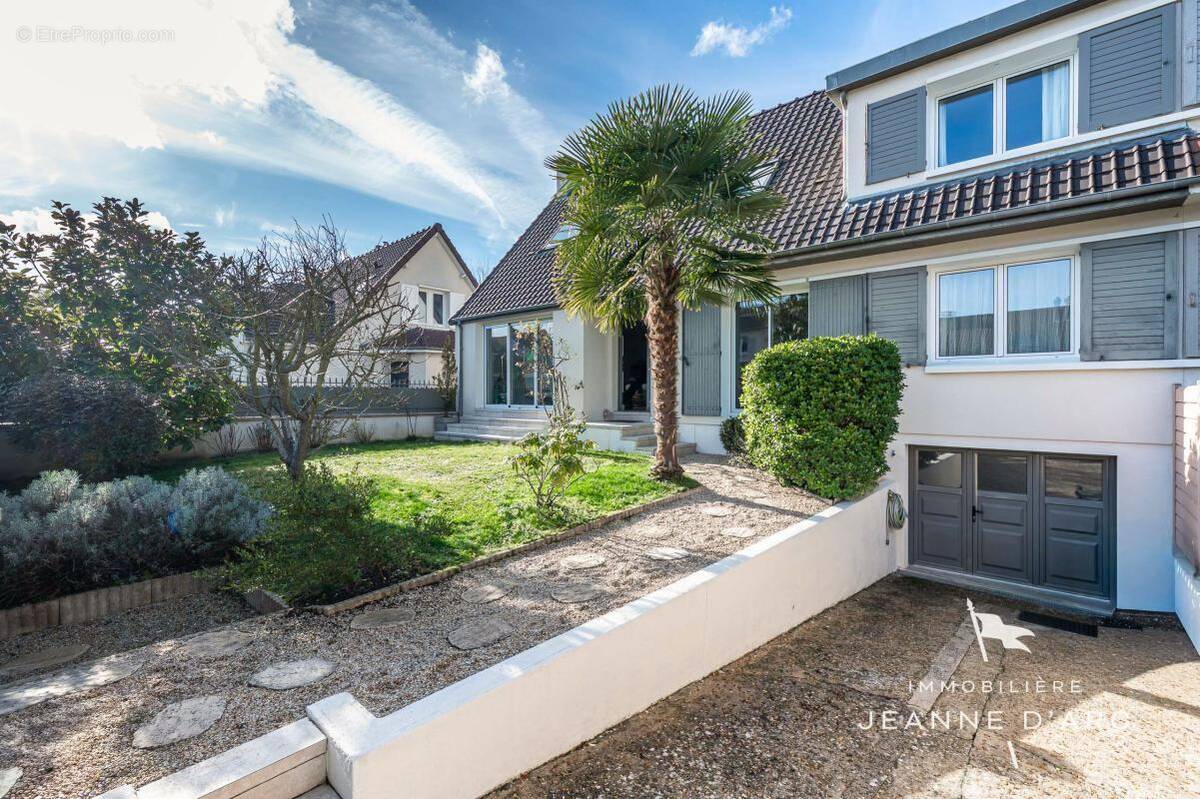 Maison à LE CHESNAY