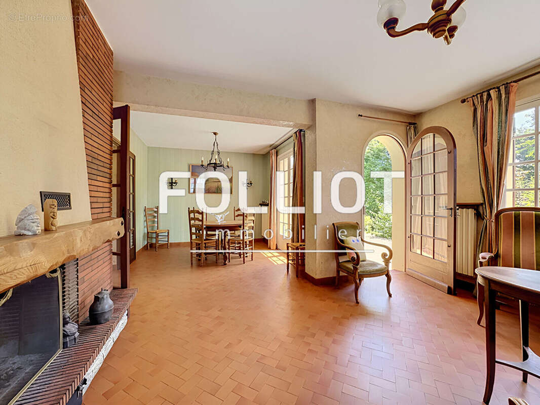 Fontaine-Étoupefour - Maison familiale de 5 chambres sur un magnifique terrain de 1 000 m² sans vis-à-vis - photo 4