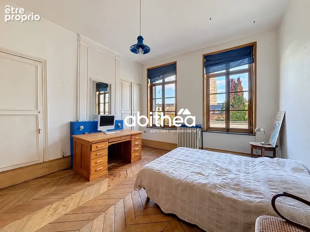 Maison en pierres blanches avec garage et extérieur - photo 15