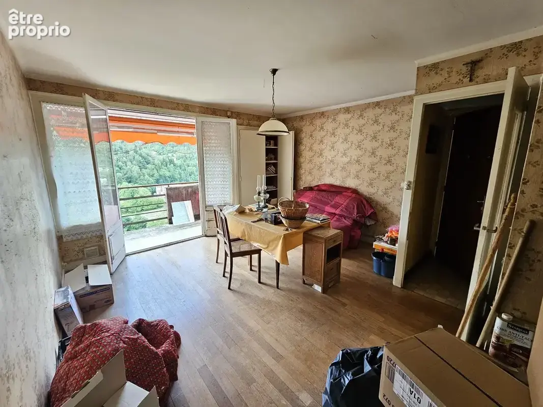Saint-Claude, quartier SERGER, Appartement T3   55 m2   4e et dernier étage - photo 3