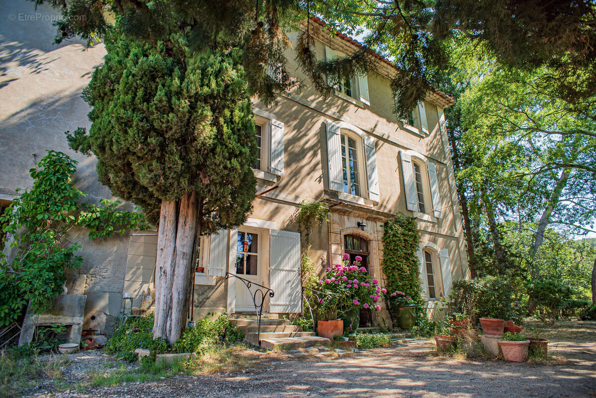 Maison à L'ISLE-SUR-LA-SORGUE