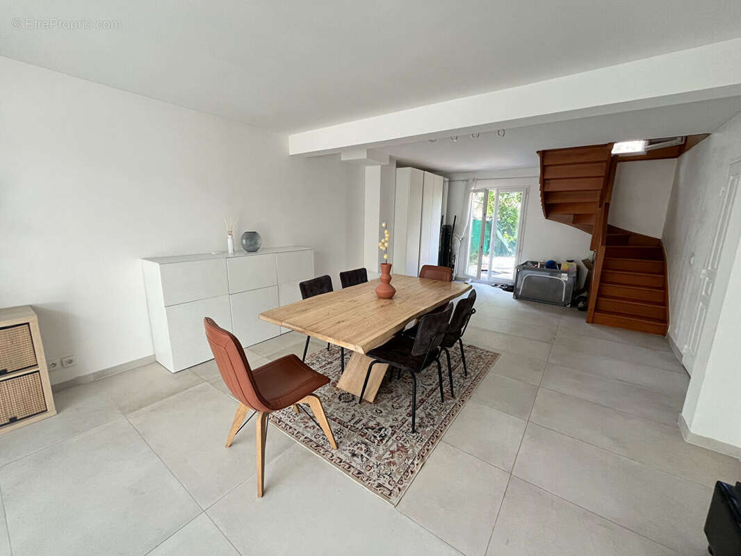 Maison à SAVIGNY-LE-TEMPLE