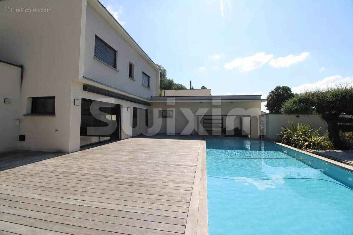 Maison à BOURGOIN-JALLIEU