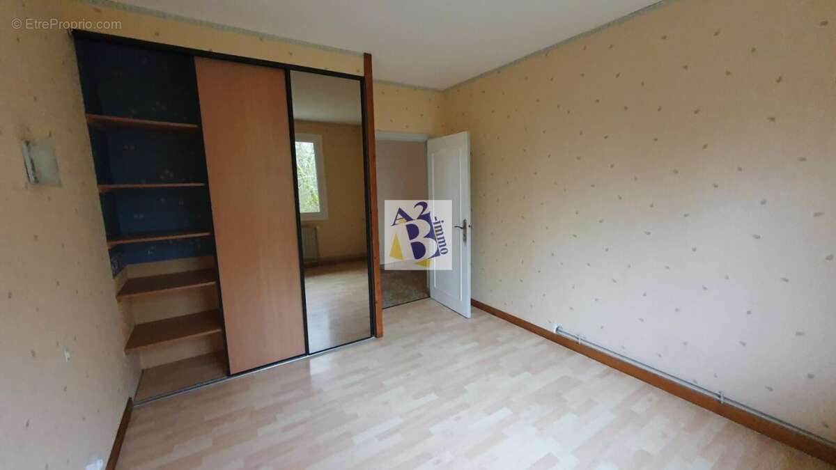 Maison à PUYMOYEN