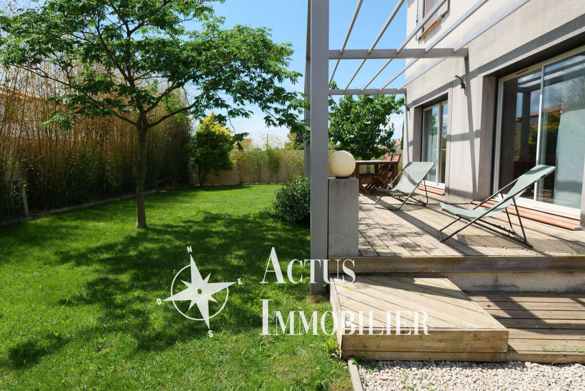 Maison à FONTVIEILLE